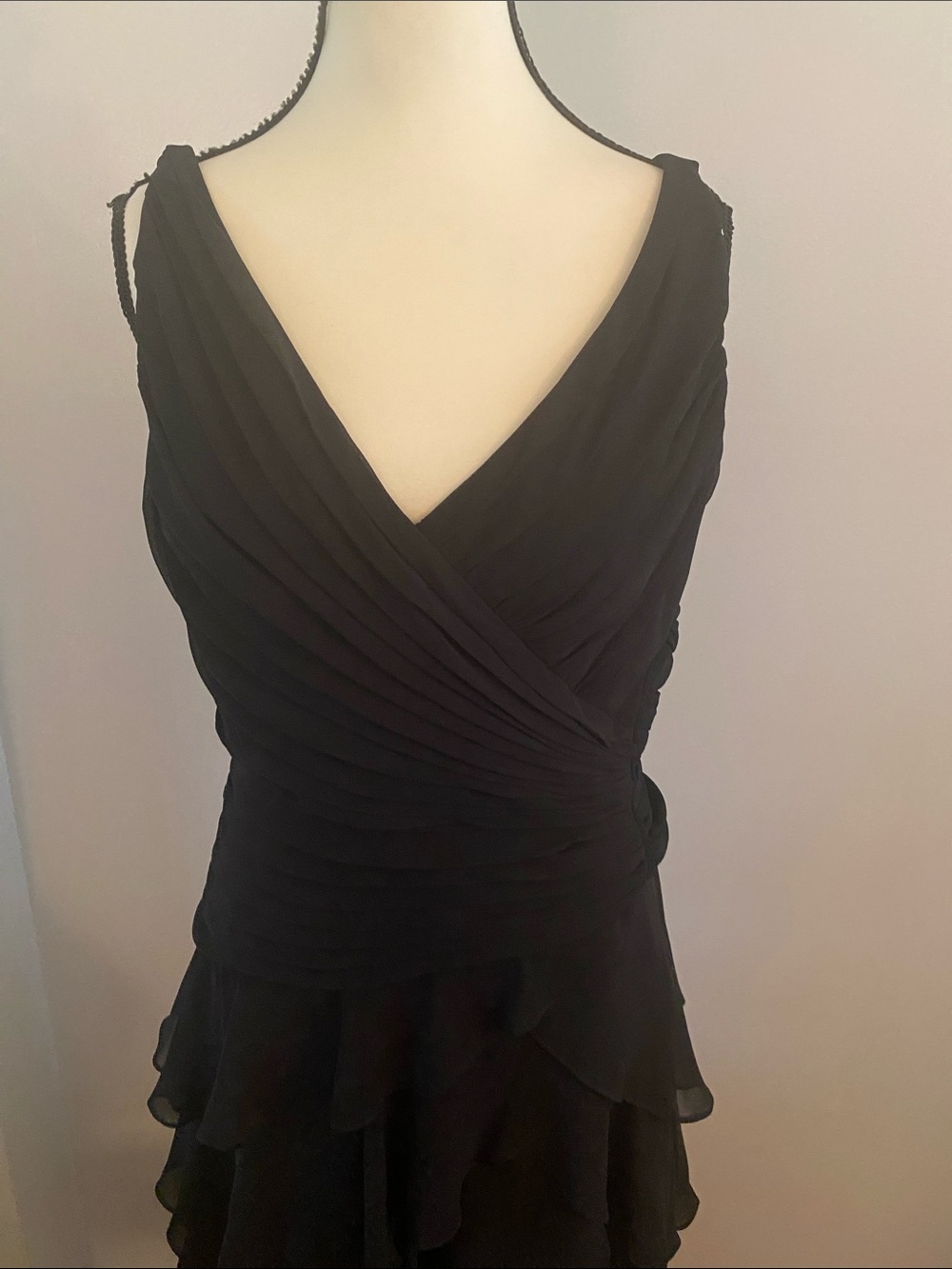 Tadashi shoji size 6 black dress perfect condition - Picture 2 of 9